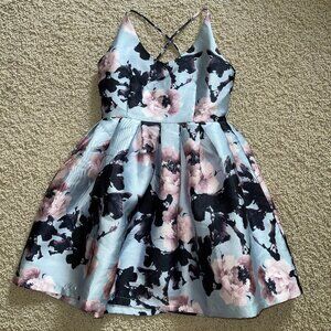 NWT Comme USA Floral Dress Size Small